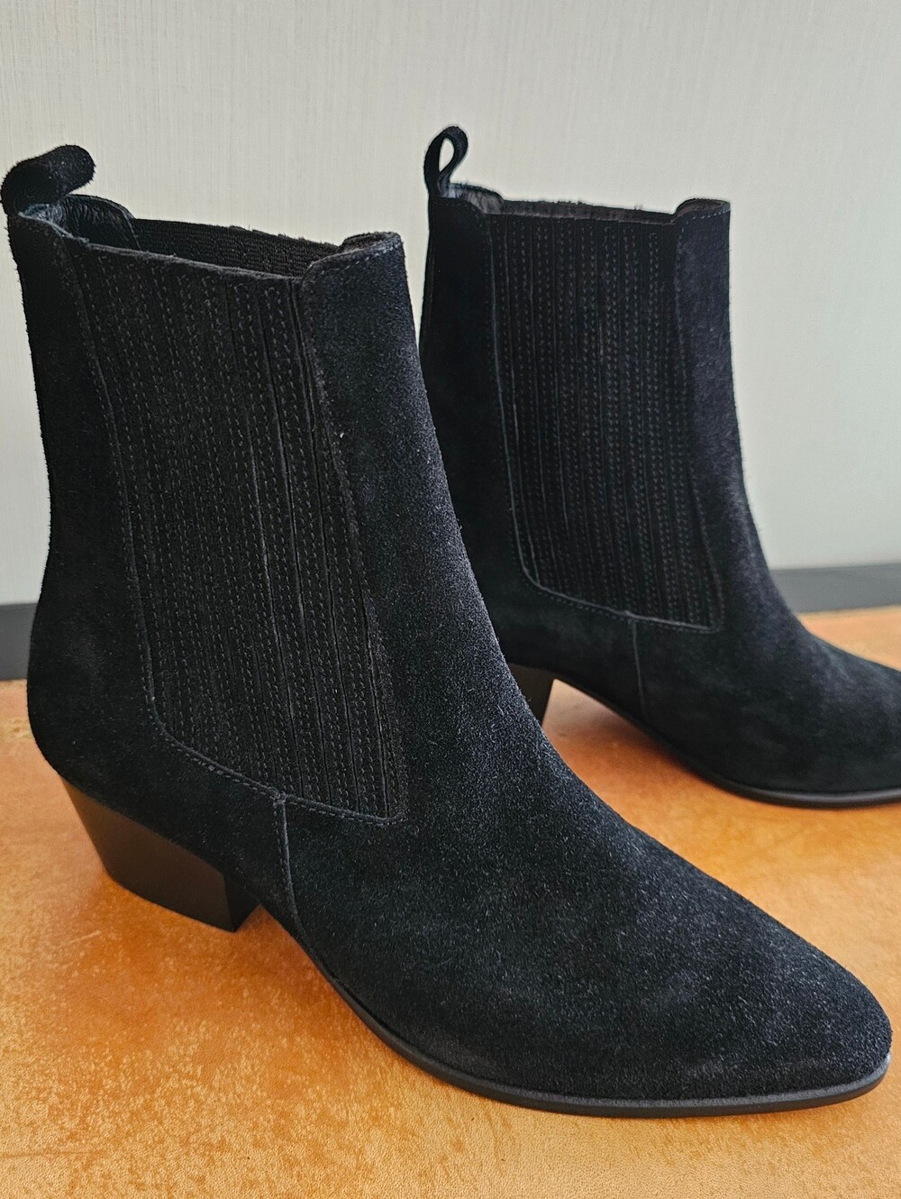 NWOB! Sandro Paris Black Suede Ankle Boots Size 36 6
